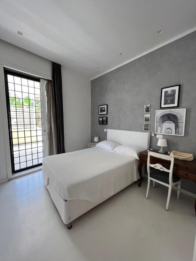 Rome, Beautiful Apartment In A Vintage Building 리도디오스티아 외부 사진