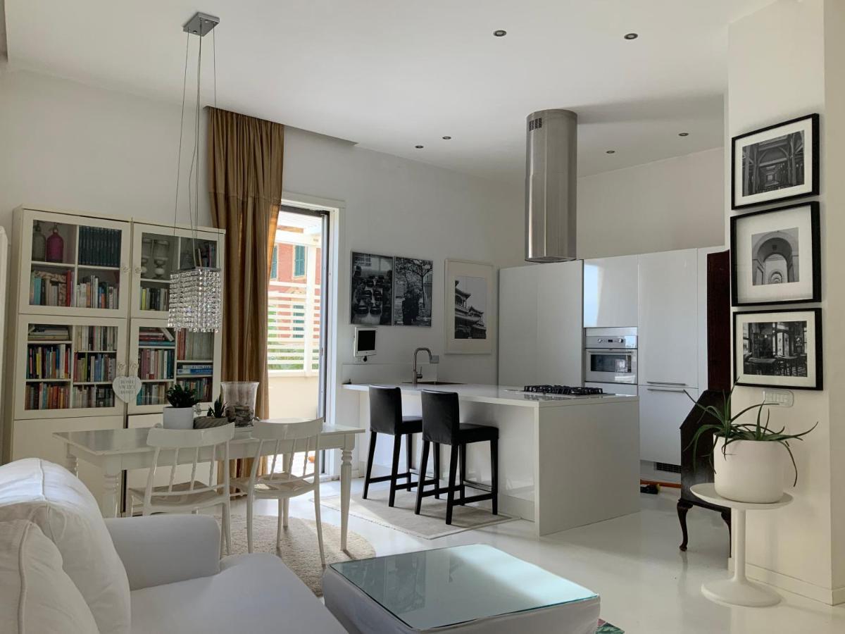Rome, Beautiful Apartment In A Vintage Building 리도디오스티아 외부 사진