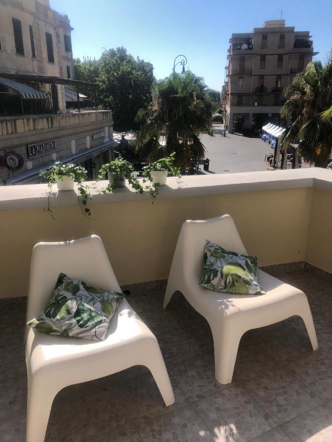 Rome, Beautiful Apartment In A Vintage Building 리도디오스티아 외부 사진