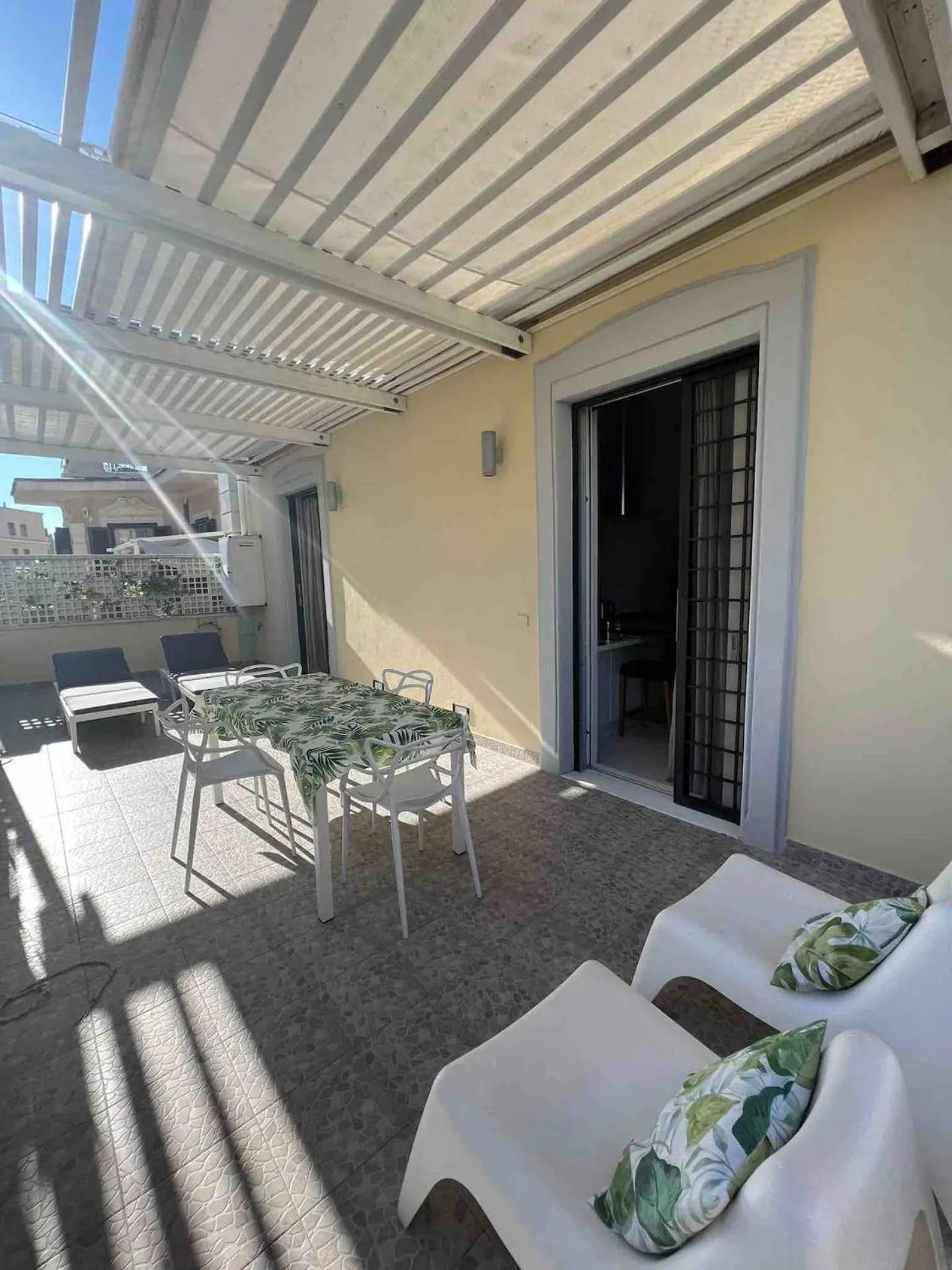 Rome, Beautiful Apartment In A Vintage Building 리도디오스티아 외부 사진