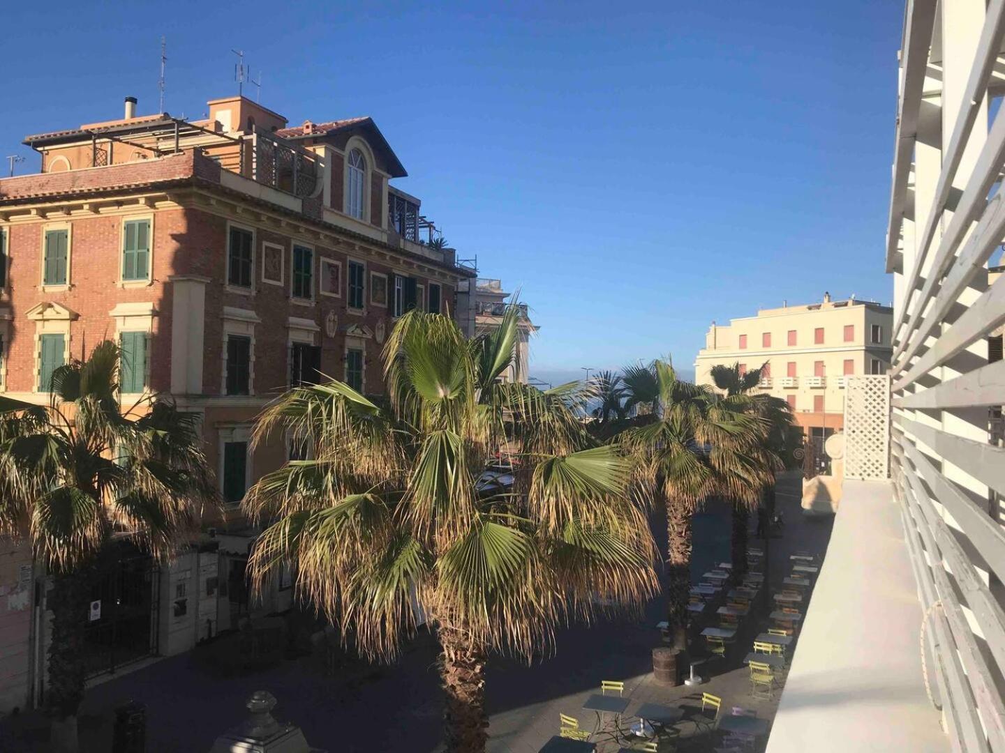 Rome, Beautiful Apartment In A Vintage Building 리도디오스티아 외부 사진