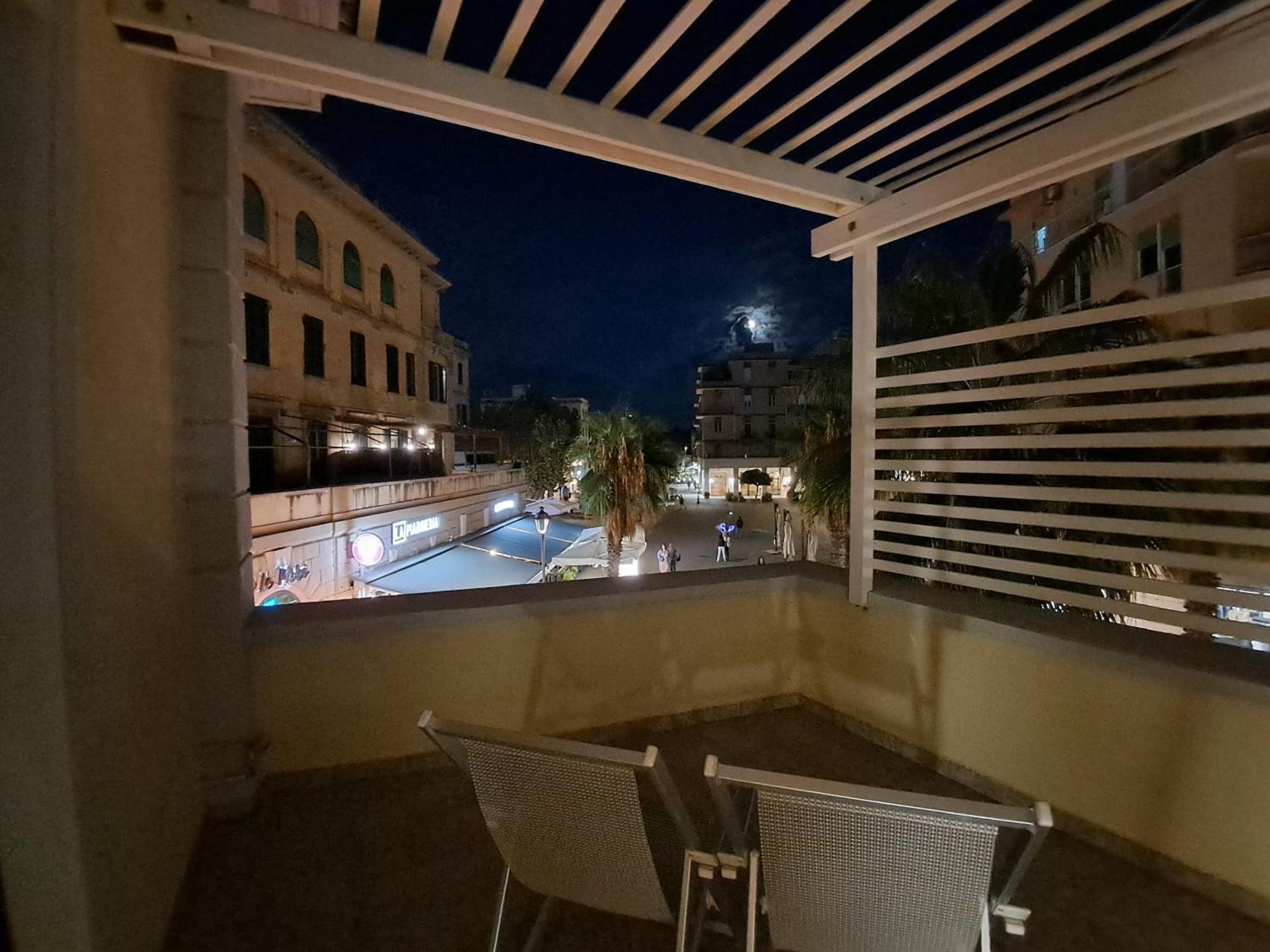 Rome, Beautiful Apartment In A Vintage Building 리도디오스티아 외부 사진