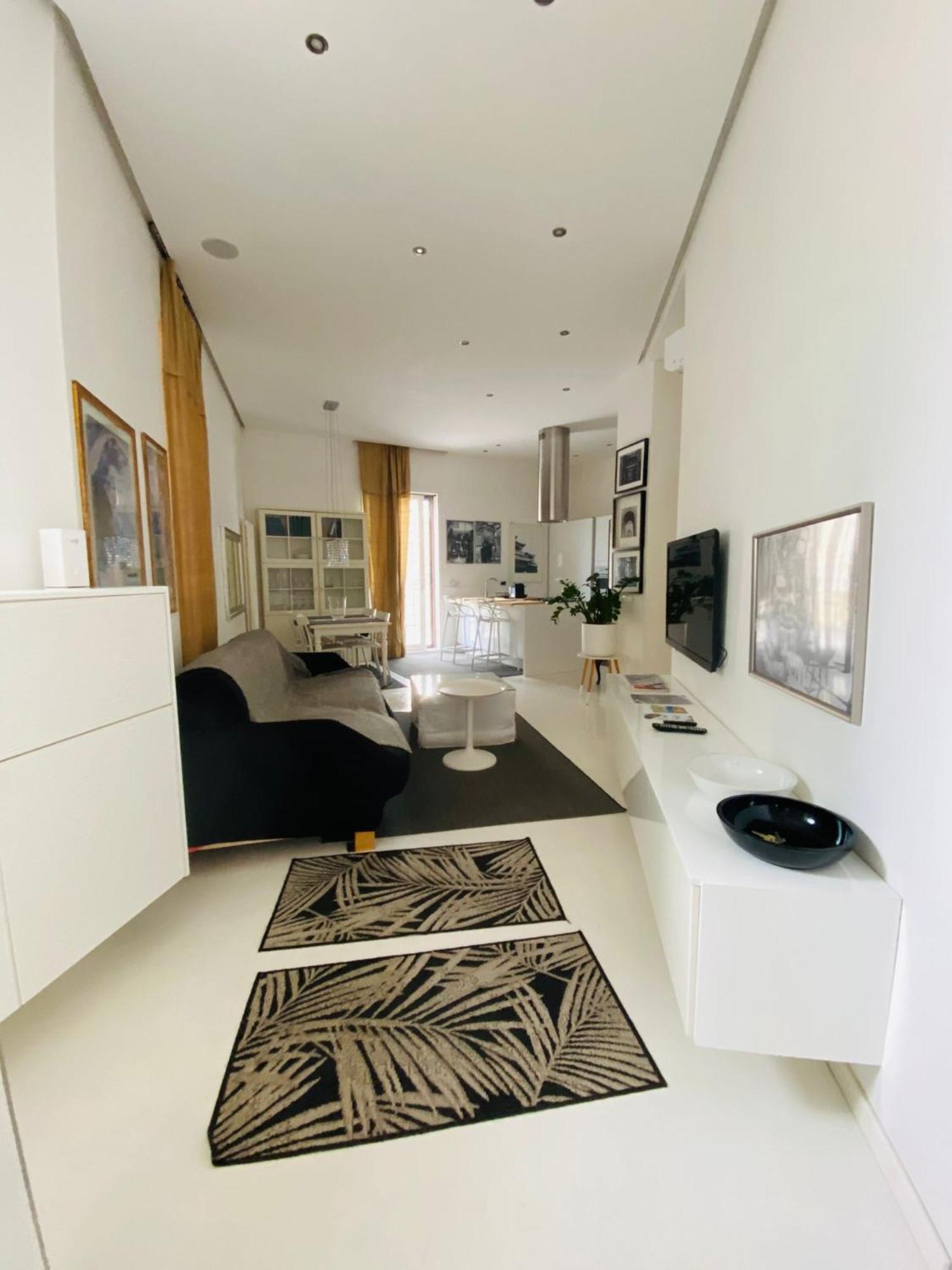Rome, Beautiful Apartment In A Vintage Building 리도디오스티아 외부 사진